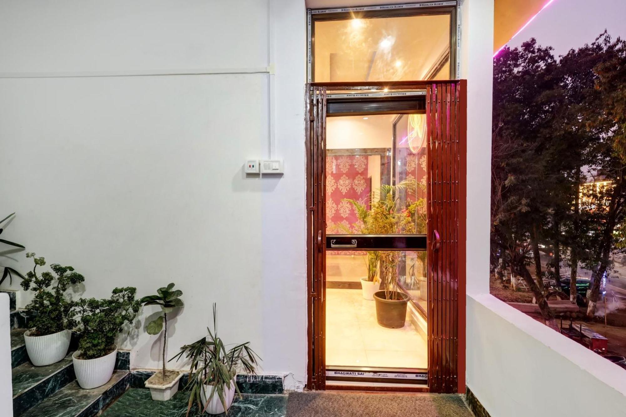 Collection O Ashirbad Lodge Guwahati Exterior foto