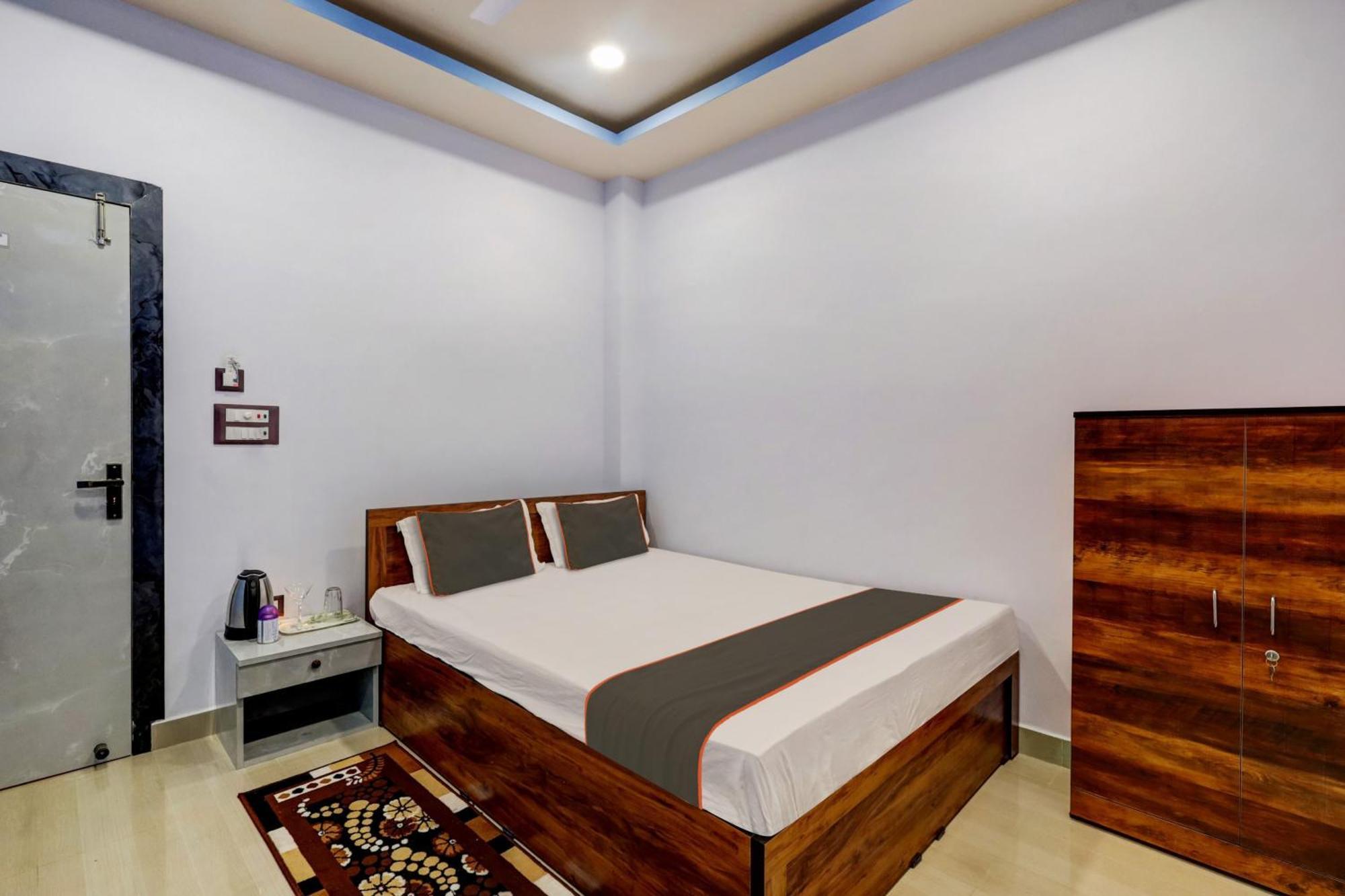 Collection O Ashirbad Lodge Guwahati Exterior foto