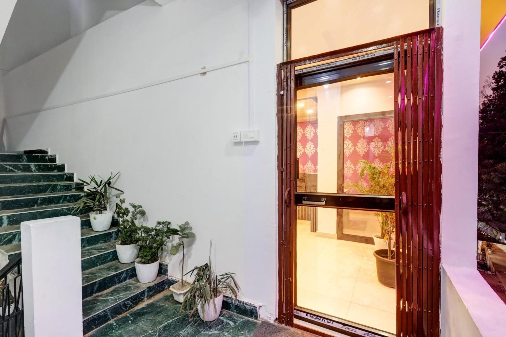 Collection O Ashirbad Lodge Guwahati Exterior foto