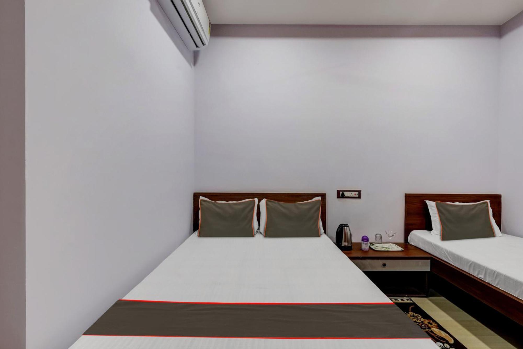 Collection O Ashirbad Lodge Guwahati Exterior foto